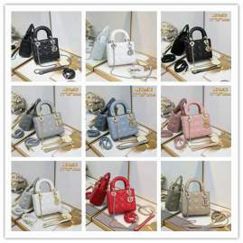 Picture of Dior Handbags _SKUfw239217832fw